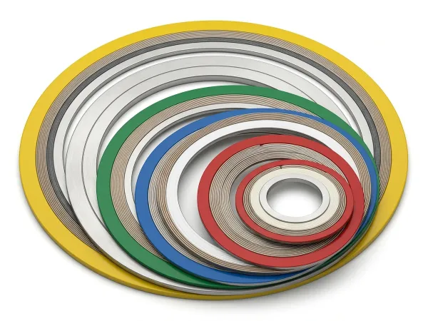 Spiral wound gasket with outer centering ring
